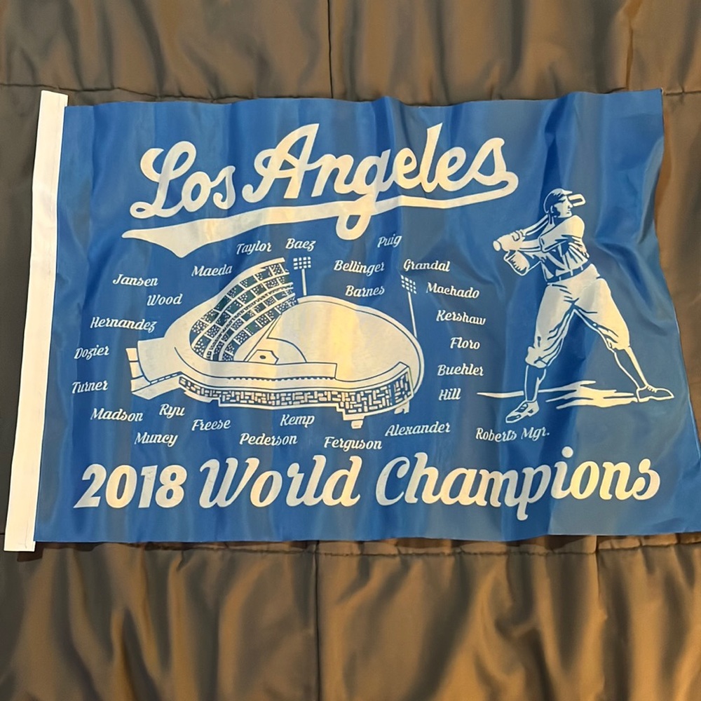 Dodger "2018 World Champion" flag.